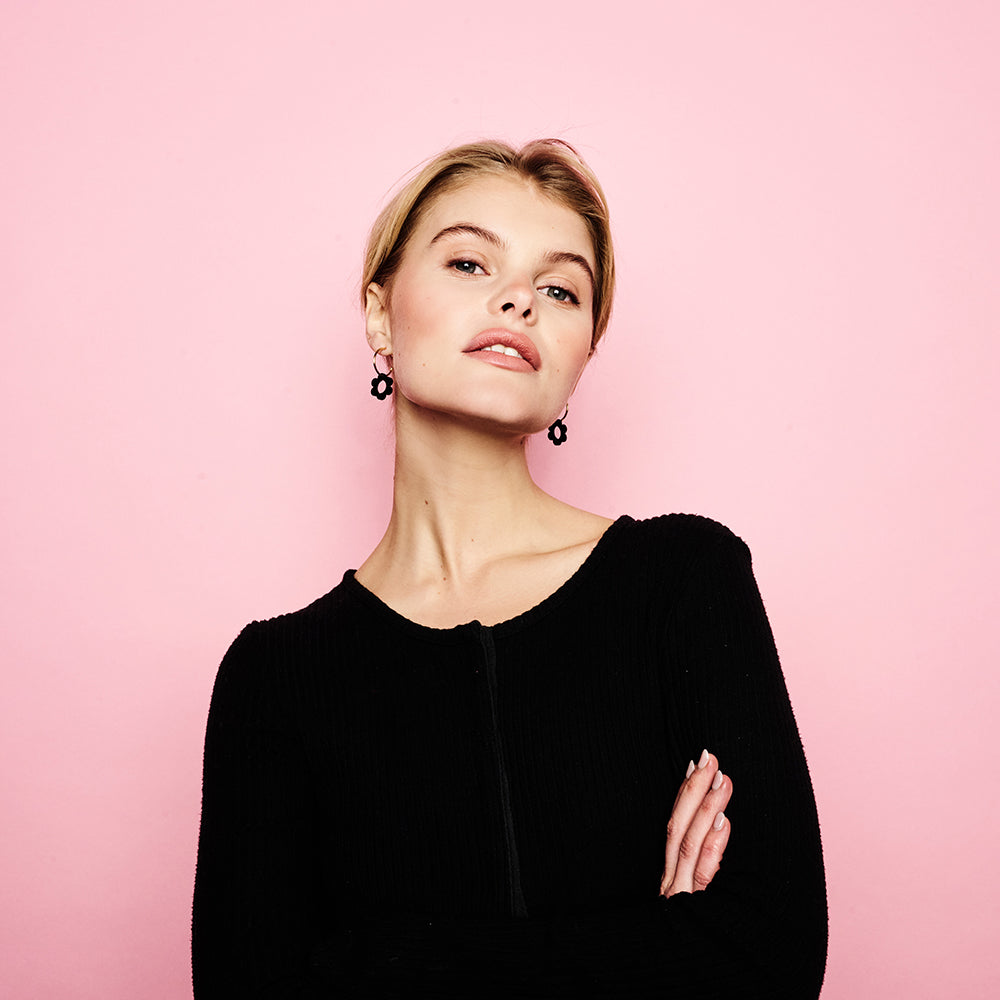 Charming Flower Hoop Earrings - Black & Gold Vermeil