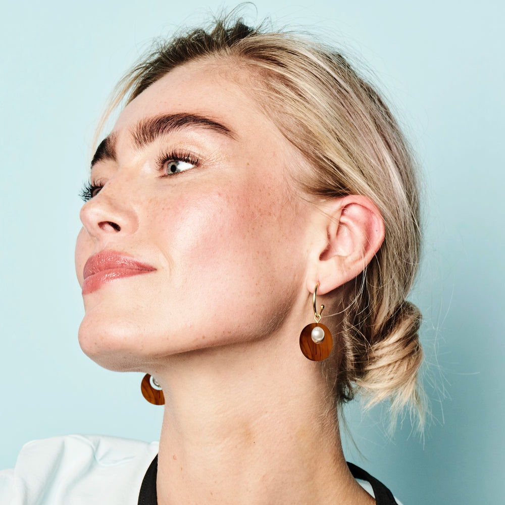 Charming Pearl Circle Earrings - Tortoiseshell