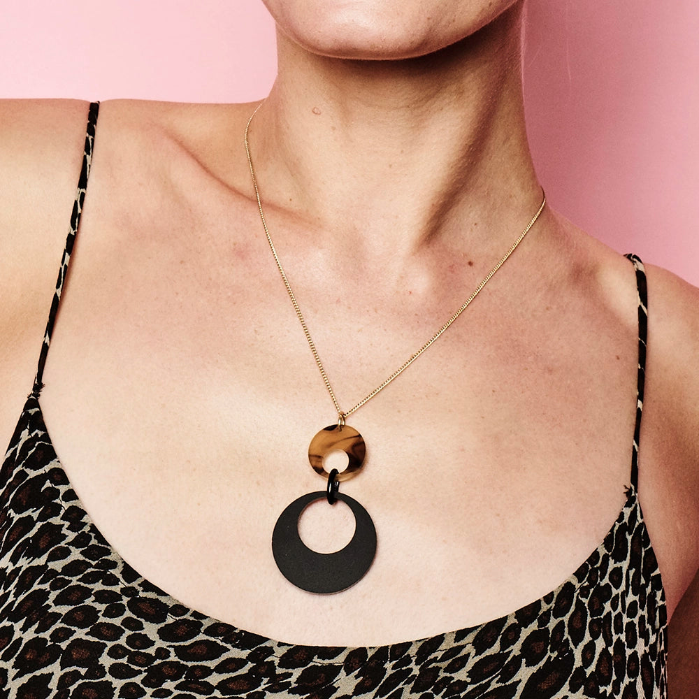 Swinging Circle Pendant - Black & White Tortoiseshell
