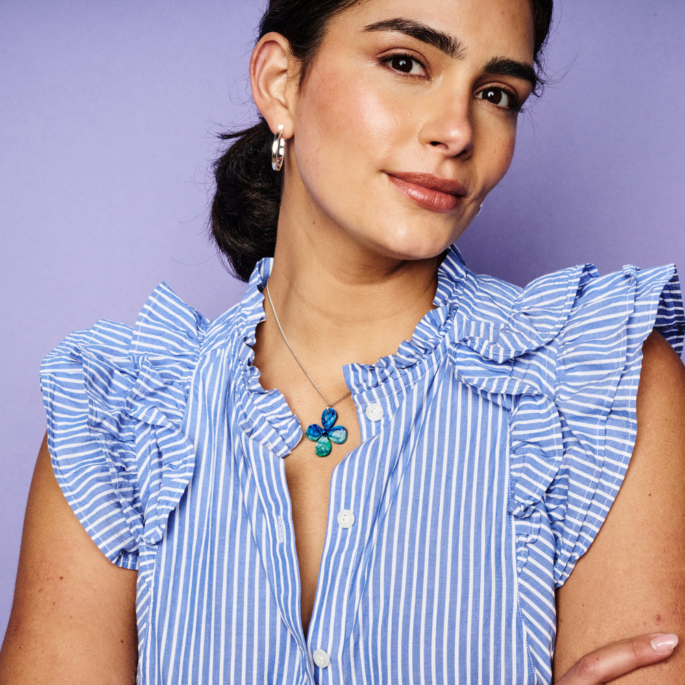 Daisy Pendant Necklace - Blue Lava