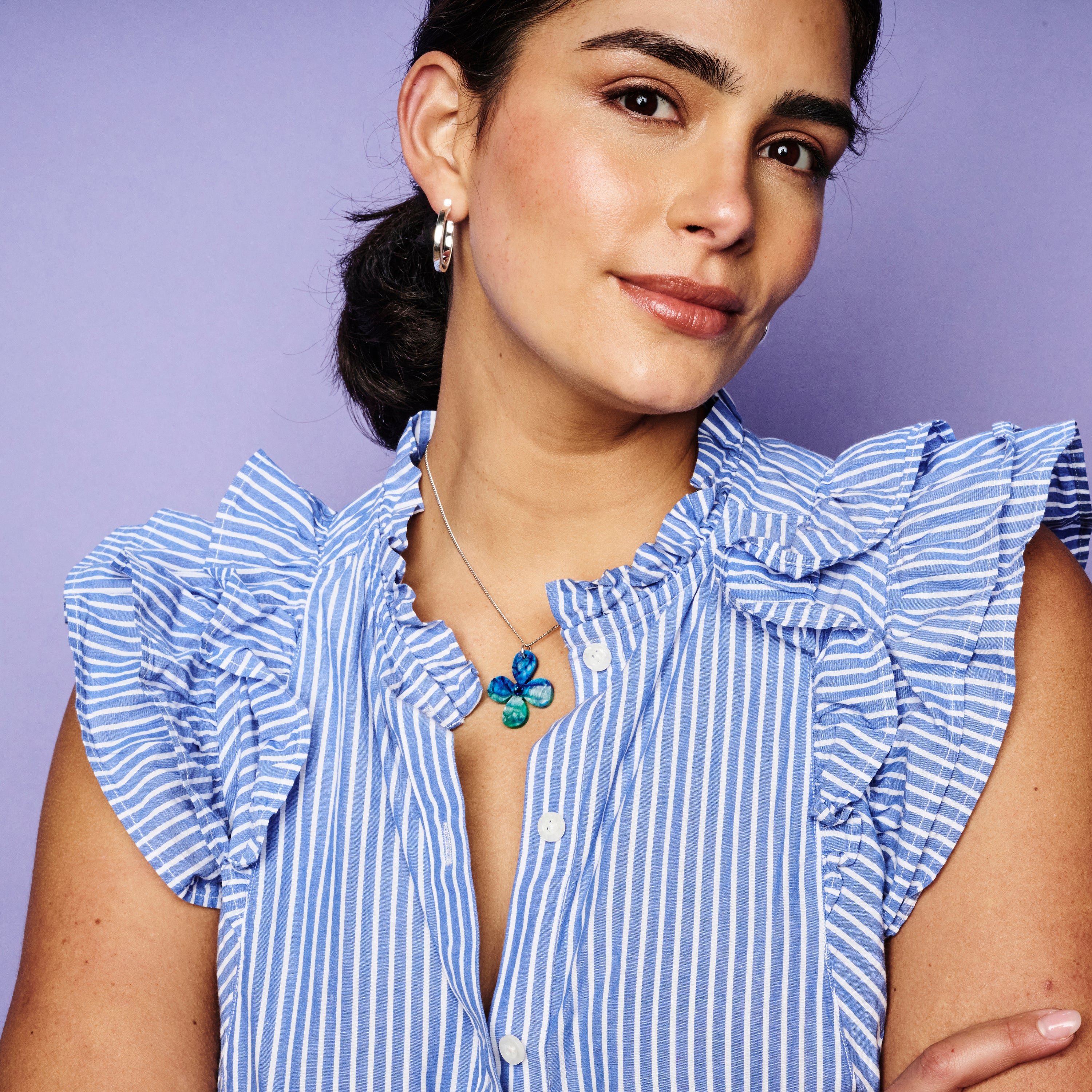 Daisy Pendant Necklace - Blue Lava