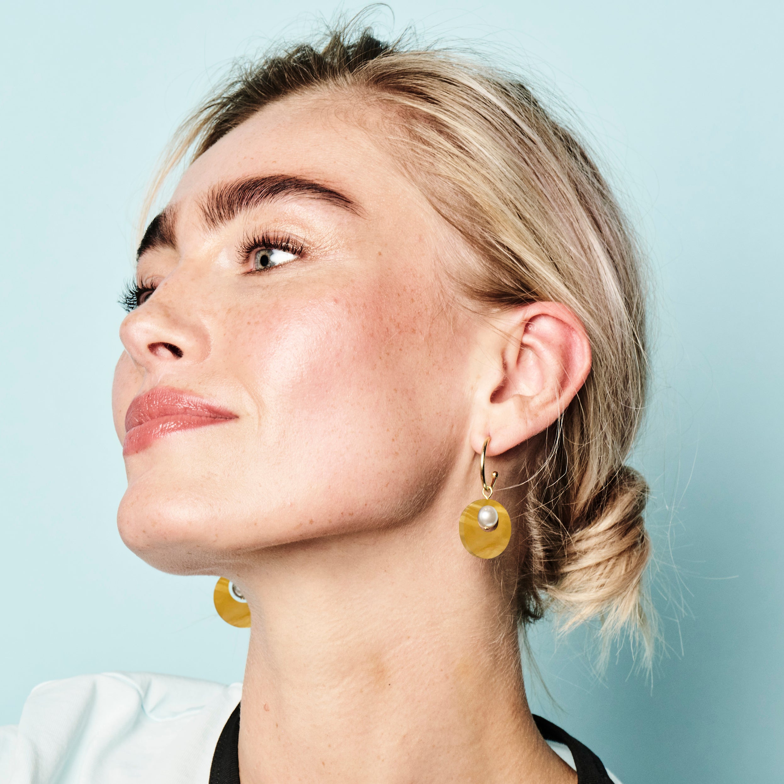 Charming Pearl Circle Earrings - Caramel Swirl