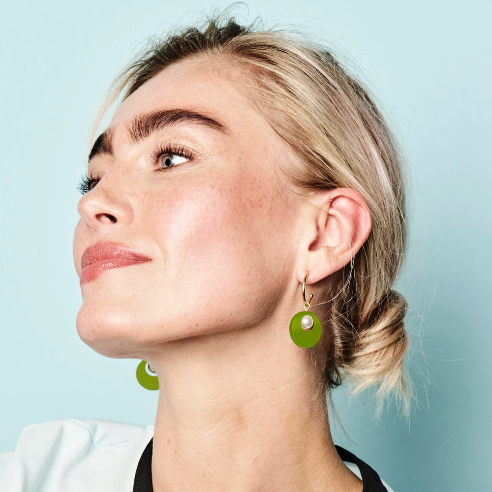 Charming Pearl Circle Earrings - Lime Zest Green