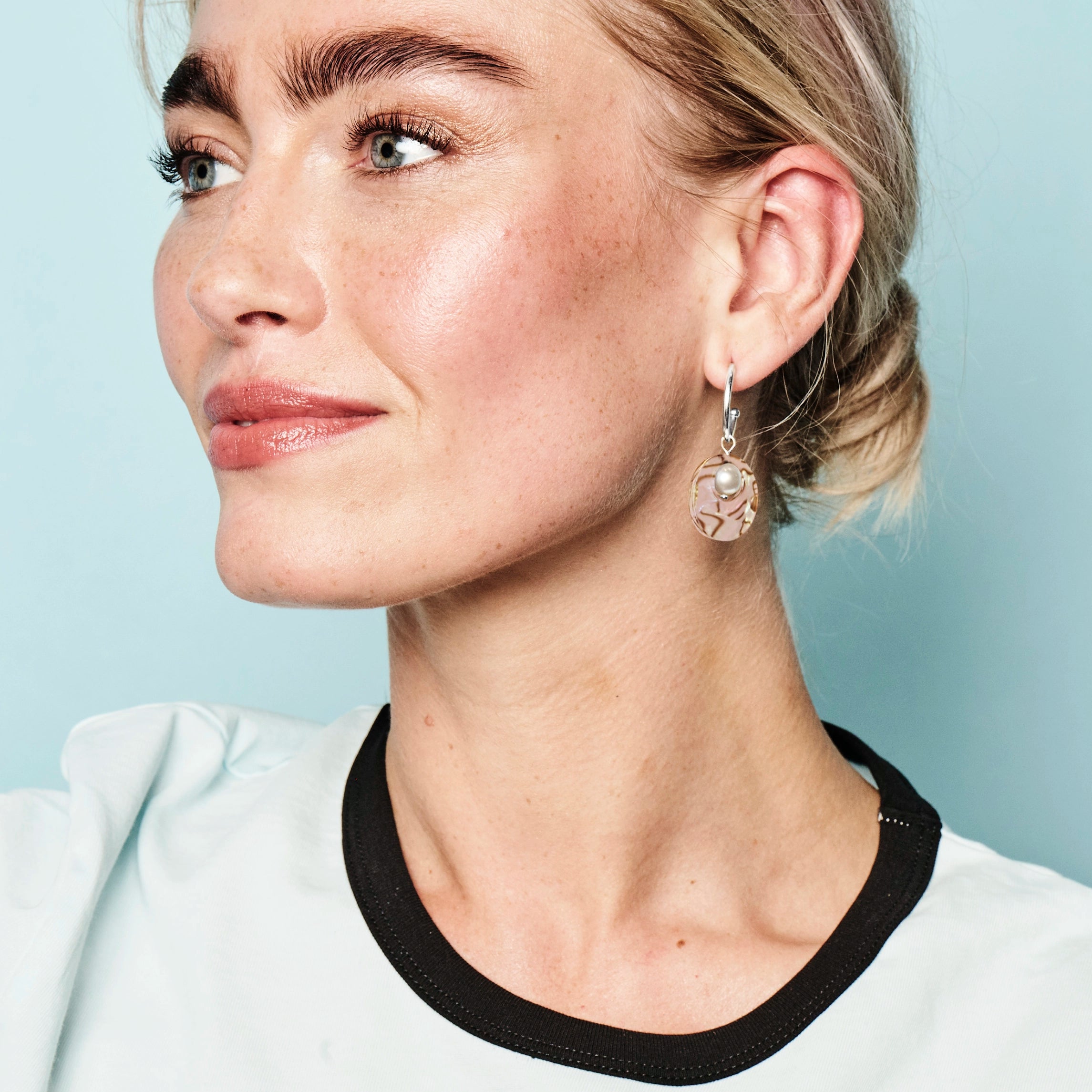 Charming Pearl Circle Earrings - Shell