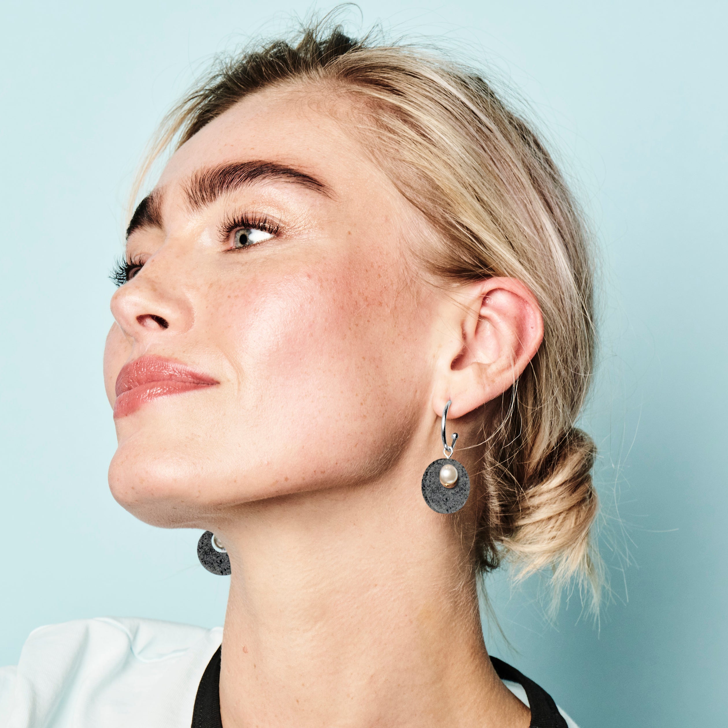 Charming Pearl Circle Earrings - Grey Stone