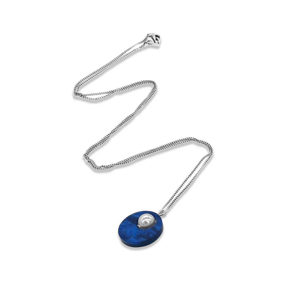 Charming Pearl Circle Pendant - Midnight Blue Swirl
