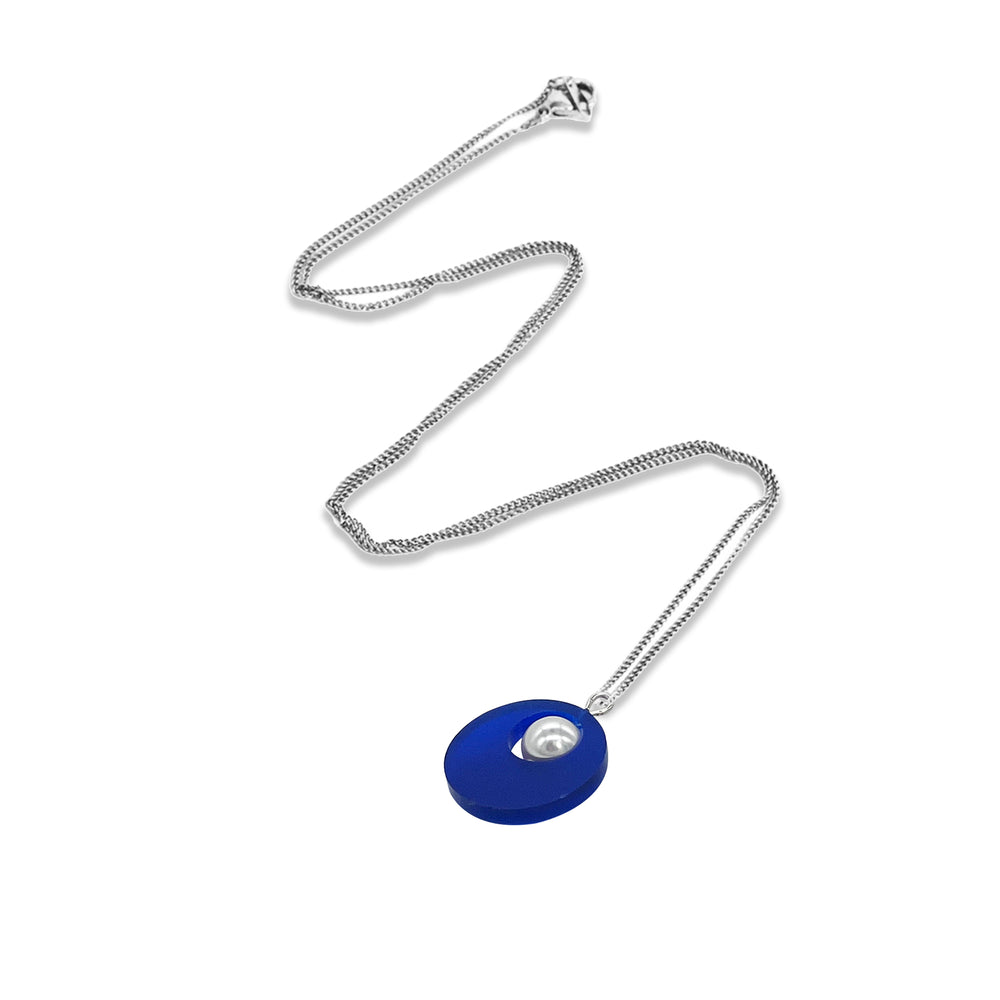 Charming Pearl Circle Pendant - Sapphire