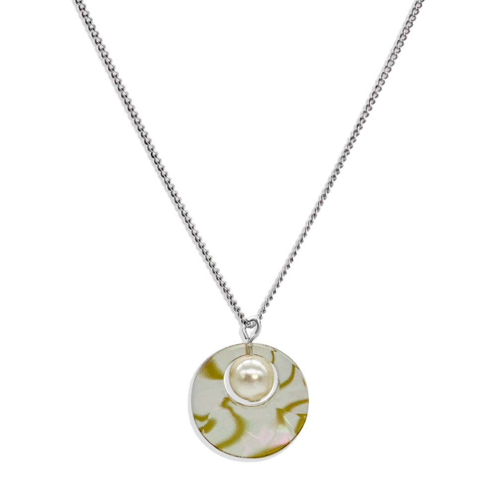 Charming Pearl Circle Pendant - Shell