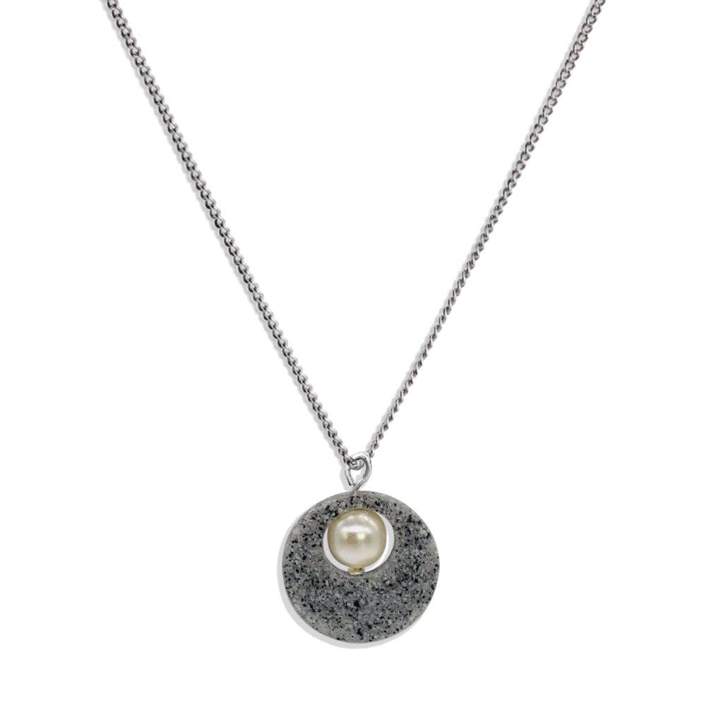 Charming Pearl Circle Pendant - Grey Stone