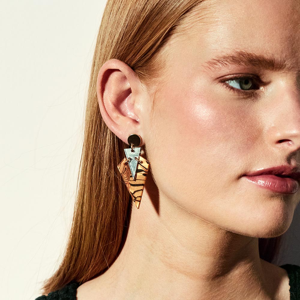 Toolally Art Deco Droplets Tigershell Lifestyle