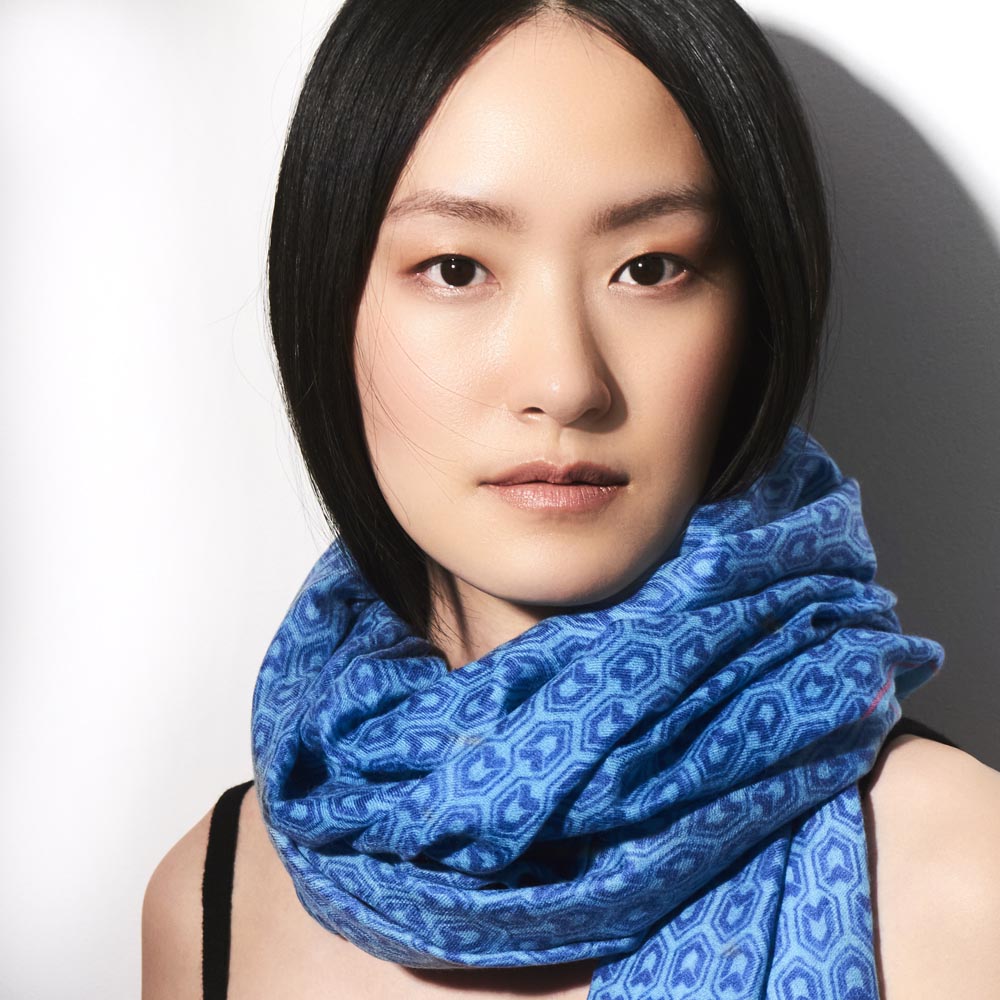 Toolally_Houndstooth_Scarf_Cobalt_Lifestyle