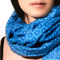 Toolally_Houndstooth_Scarf_lifestyle_2